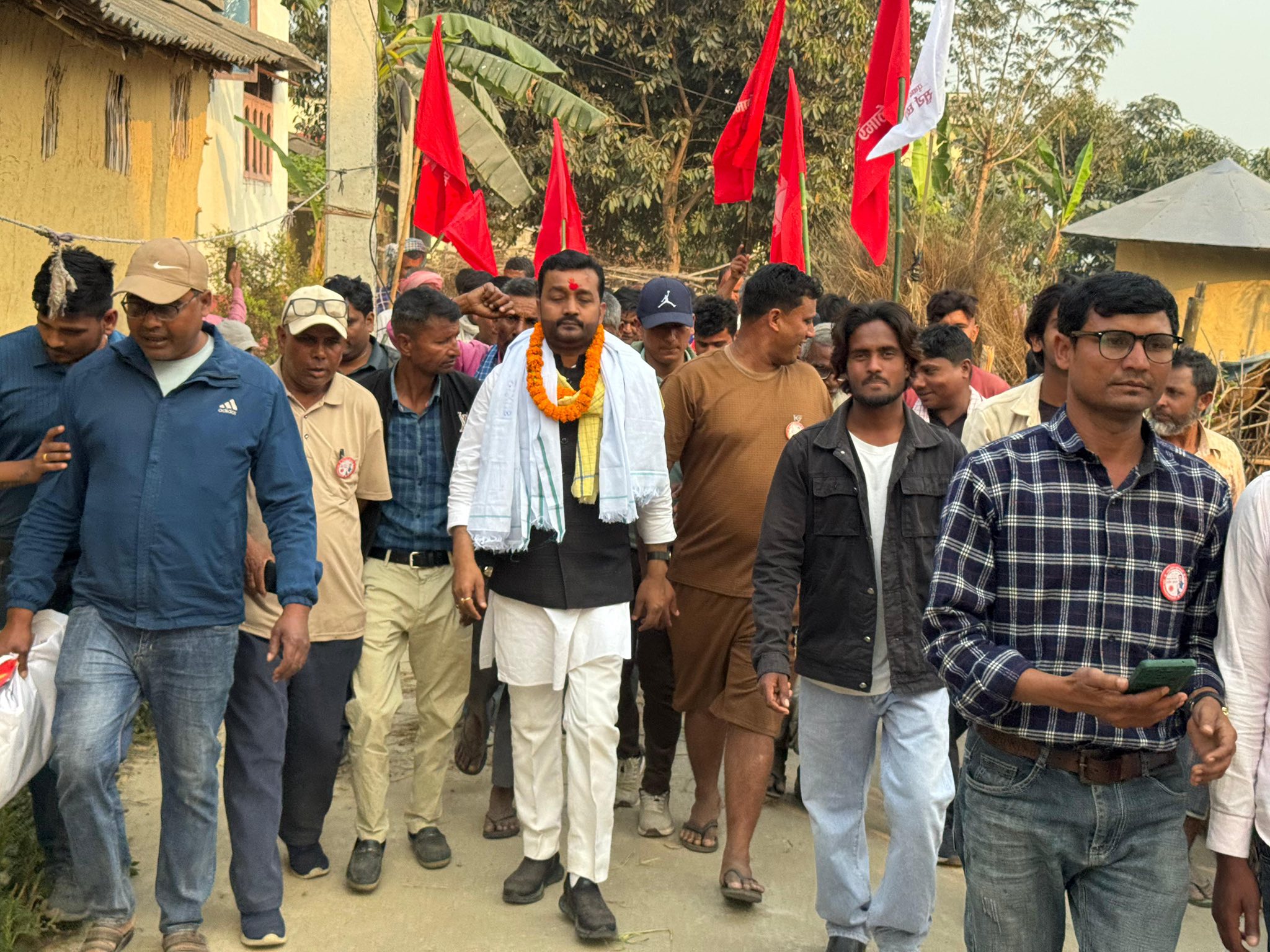 वीरगंज–३१ मा प्रदीप यादवको घरदैलो कार्यक्रम भव्य सफलता, सूर्य छापमा मतदानको अपील