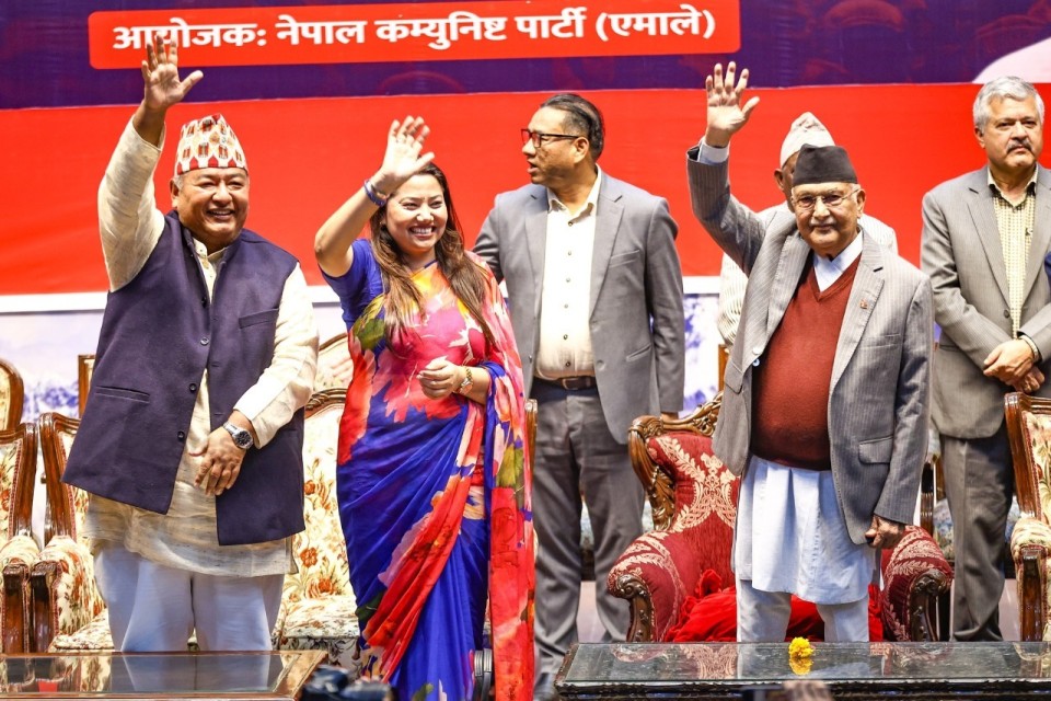 चार वर्षपछि रामकुमारी झाँक्री र कृष्णकुमार श्रेष्ठ एमालेमा फर्किए