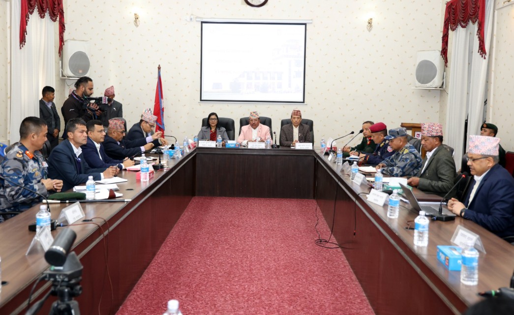 निर्वाचन सुरक्षाका लागि आयोगको आकस्मिक बैठक: रौतहट र वीरगञ्जका झडपपछि रणनीति बदलिँदै