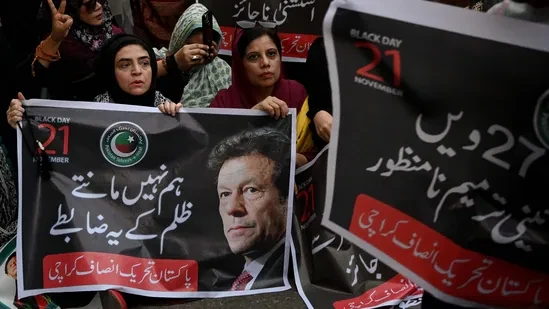 विरोध चर्किए पनि इमरान खानको अवस्थाबारे अनिश्चितता झनै गहिरिँदै, रावलपिन्डीमा धारा १४४ लागू