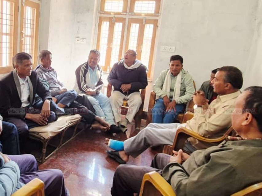 स्वास्थ्य लाभकै क्रममा अजय चौरसियाद्वारा चुनावी सक्रियता तीव्र, घरमै रणनीतिक छलफल