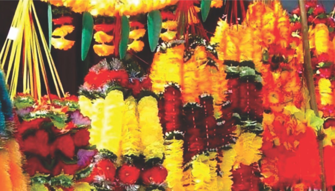 तयारी बत्ती र फूलको आकर्षणमा हराउँदै तिहारको मौलिकता