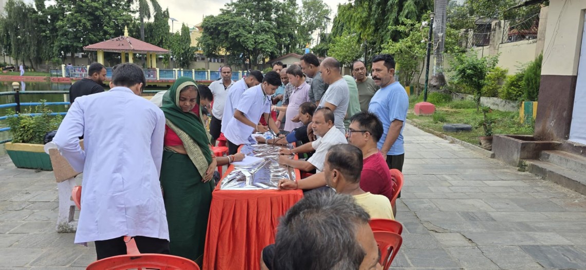 लायन्स क्लब अफ वीरगञ्ज गेटवेको स्वास्थ्य अभियान, ११५ जनाको रक्तचाप र मधुमेह परीक्षण