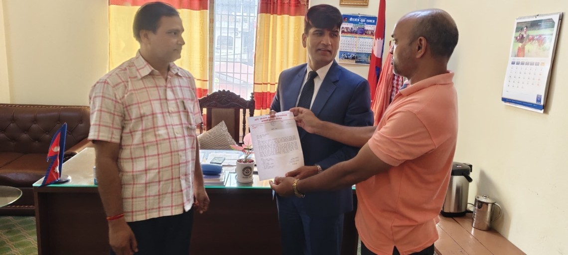 हरि खेतान क्याम्पसका कर्मचारीद्वारा तलब सुविधा नपाएको भन्दै प्रजिअलाई ज्ञापनपत्र