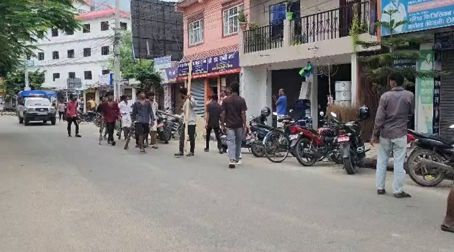 सुनसरी घटनाको असर जनकपुरमा: प्रदर्शन उग्र, कर्फ्यु लगाउने विषयमा सुरक्षा समितिको छलफल