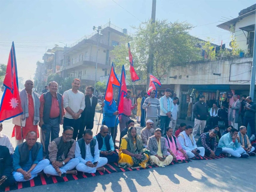 मधेश सरकार ‘अवैध’ भन्दै सात दलको सात दिनदेखि धर्ना, आज पनि सर्वोच्चमा सुनुवाइ