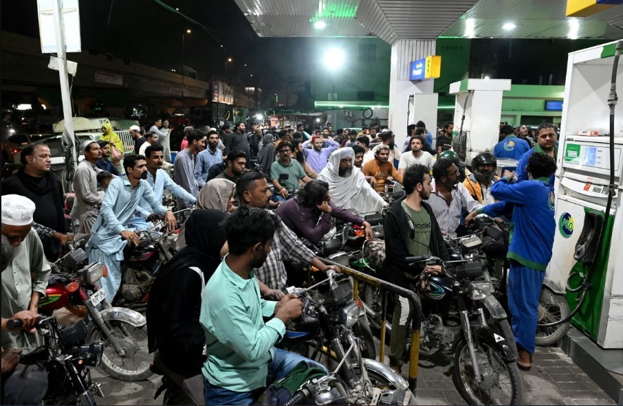 अमेरिका–इजरायल युद्धले विश्व तेल बजारमा हलचल, भारत पुनः रुसी तेलतर्फ फर्किन बाध्य