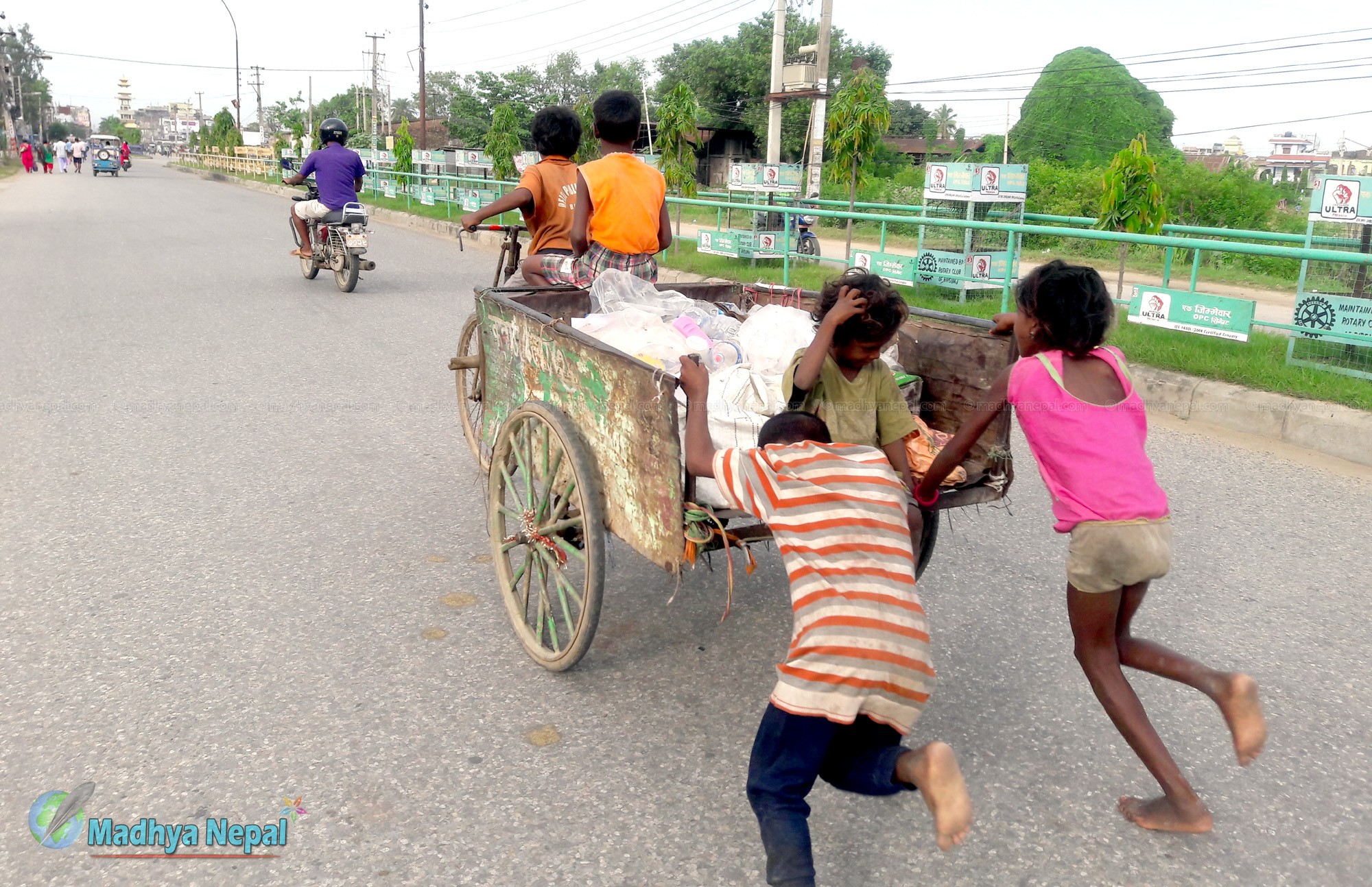 कोरोना भाइरसले लाखौँ बालबालिका मजदुर बन्दै