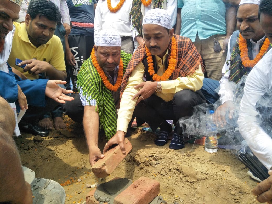 सांसद यादवद्धारा मदर्सा भवनको शिलान्यास, बालबालीकाको पठन पाठनमा टेवा पुग्ने विश्वास