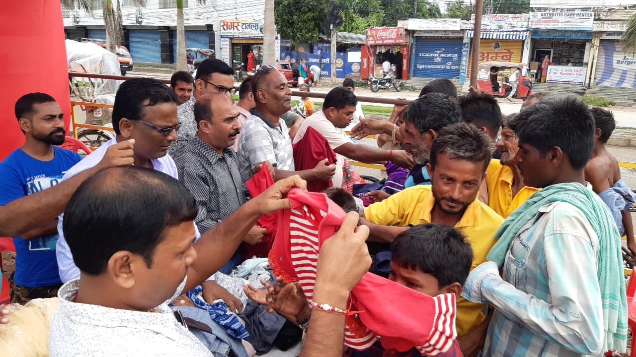 वीरगंजमा निःशुल्क कपडा बैंक संचालनमा, गरिब, निमुखा परिवारलाई राहत मिल्ने विश्वास