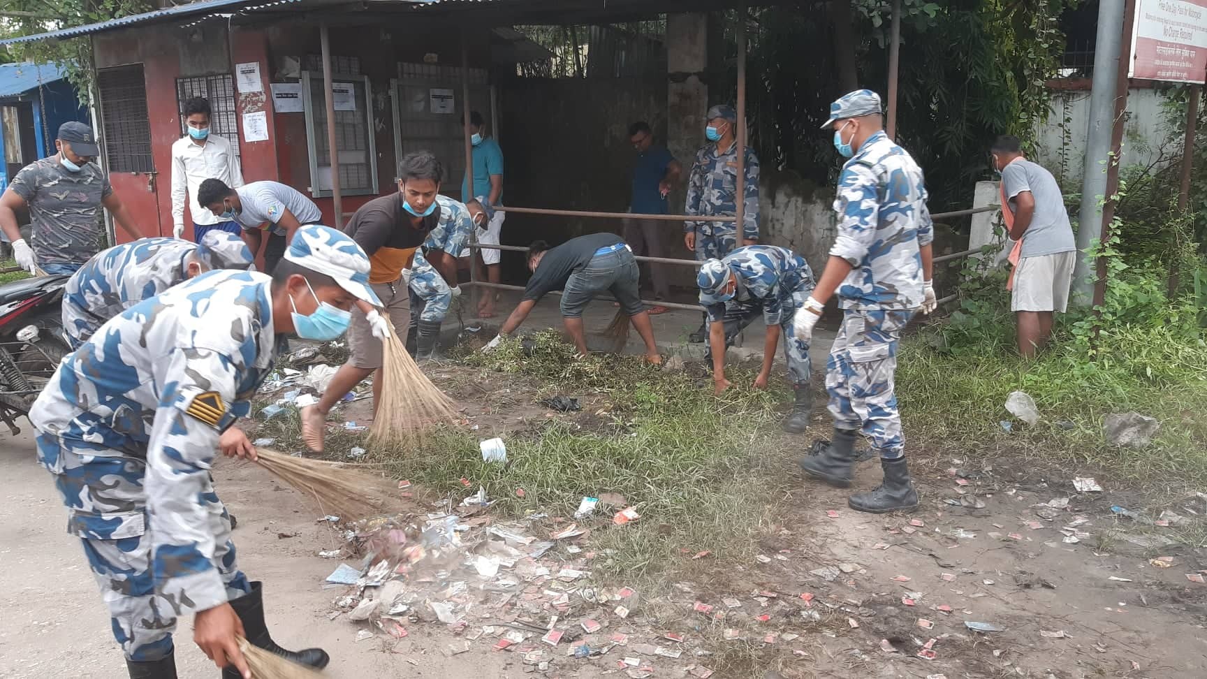 बिजया दशमीलाई लक्षित गरी वीरगंज भन्सार क्षेत्रमा सरसफाई