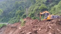 परेवा भीरमा सडक मर्मत तीव्र, आज साँझसम्म पृथ्वी राजमार्ग सञ्चालनमा ल्याउने तयारी