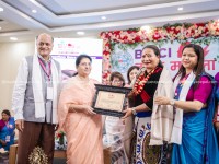 पूर्व राष्ट्रपति विद्यादेवी भण्डारीबाट वडाअध्यक्ष चयन गुरुङ सम्मानित