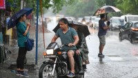 दिल्ली-एनसीआरमा भारी वर्षाका कारण रेड अलर्ट, विमान सेवामा अवरोध