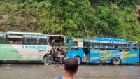 मुग्लिन–नारायणगढ सडकमा बस दुर्घटना, २५ भन्दा बढी यात्रु घाइते