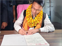 मुख्यमन्त्री यादवले पदभार ग्रहण गरे, मधेश भवन बाहिर झडपले बनायो तनावपूर्ण दृश्य