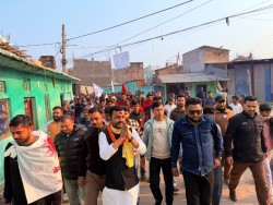 पर्सा–१ मा प्रदीप यादवको आक्रामक घरदैलो: “सूर्यको जितले मात्रै अधुरा काम पूरा हुन्छ”