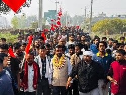 मुलुक स्टन्टले चल्दैन, व्यापारी नेतासँग सजग रहनुस्ः एमाले उम्मेदवार प्रदीप यादव