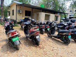 वीरगञ्जमा भन्सार छलीका २४ वटा इलेक्ट्रिक स्कुटर नियन्त्रणमा