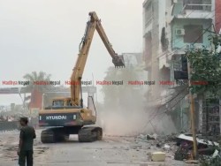 वीरगञ्ज सडक विस्तार, सडक विभागले किन मानेन अदालतको आदेश ? 