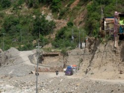 बिपी राजमार्गमा १५ दिन राति सवारी चलाउन रोक
