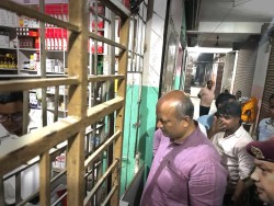 बरहथवा बजारका ११ अस्पताल मापदण्डविपरीत सञ्चालन, मुख्यमन्त्रीको कडा कदम