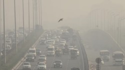 घना धुवाँले दिल्ली अस्तव्यस्त, ४० उडान रद्द, वायु गुणस्तर गम्भीर तहमा