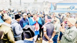 पर्सा–१ मा रास्वपाको घरदैलोले तात्यो चुनाव, पन्तलाई जनताको टीका–मालासहित भरोसा