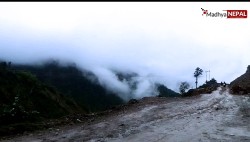 वर्षापछि कान्तिलोक पथ अवरुद्ध, पहिरोले सडक बन्द