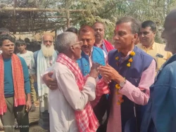 एमालेका नेता–सदस्यहरू कांग्रेसमा प्रवेश, पर्सा २ को चुनावी तालमेलमा नयाँ मोड