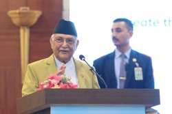 २० वर्षमै विवाह, ३० भित्र तीन सन्तान– प्रम ओलीको सुझाव : "४० कटेपछि रमाउला" भन्ने गीतमा नअल्झिन आग्रह