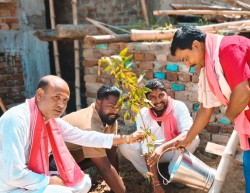 हनुमान मन्दिर परिसरमा लायन्स क्लब अफ पोखरियाद्वारा वृक्षारोपण, विकासमा एकतामा जोड