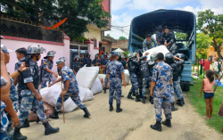 वीरगन्जमा सशस्त्र प्रहरीले १८ लाखभन्दा बढी मूल्यको अवैध लत्ताकपडा र जुत्ता–चप्पल बरामद