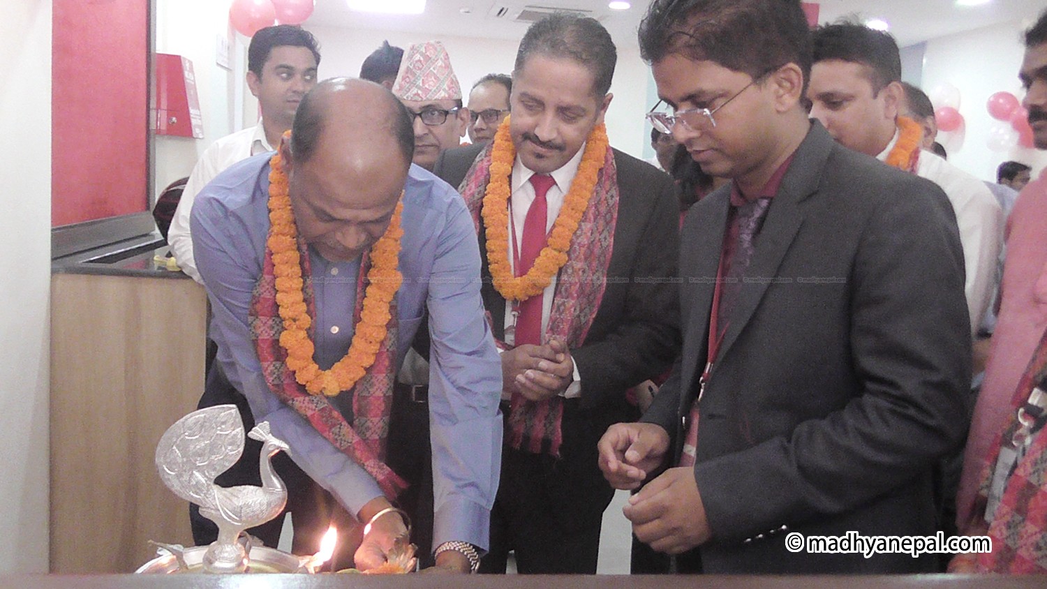 वीरगंजमा एन.आई.सि. एसिया बैंकको शाखा संचालन