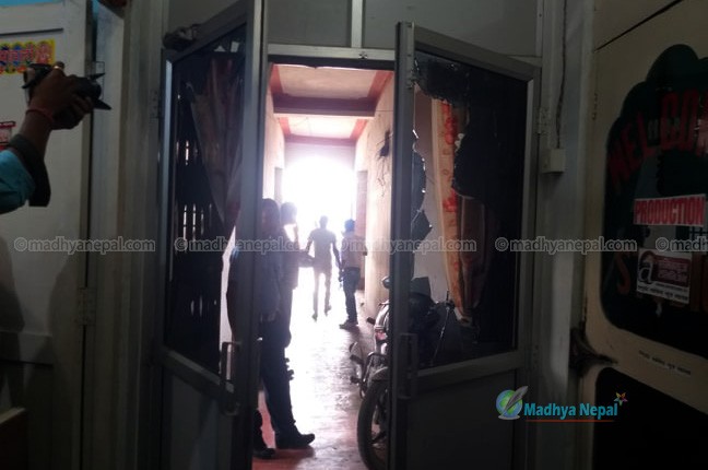 एभिन्यूज टेलिभिजन वीरगंज कार्यालयमा तोडफोड, महासंघद्वारा निन्दा