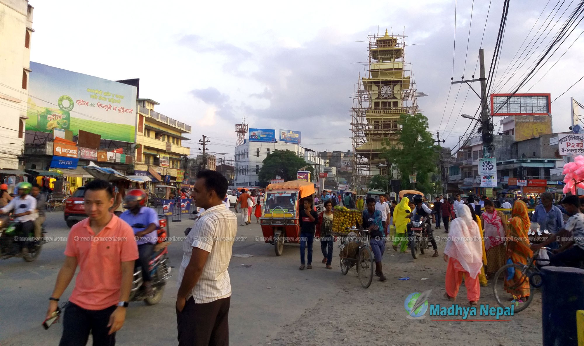 सडक कसका लागि ! सडकमा राजनिति किन ?