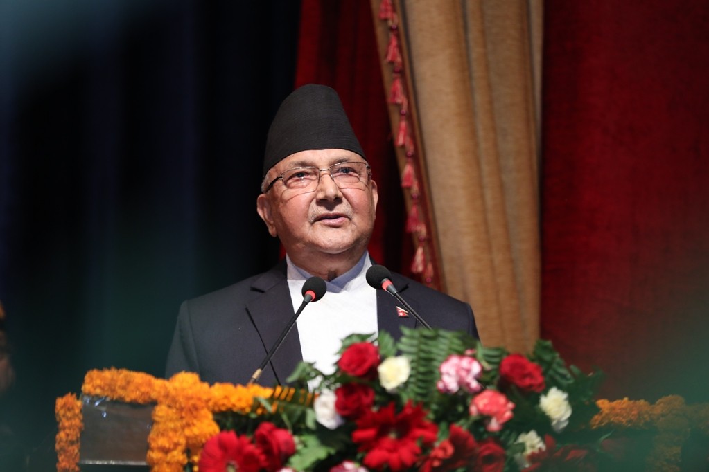 मौलिक हकलाई व्यवहारमा सफल बनाउन अघि बढेको छु : ओली