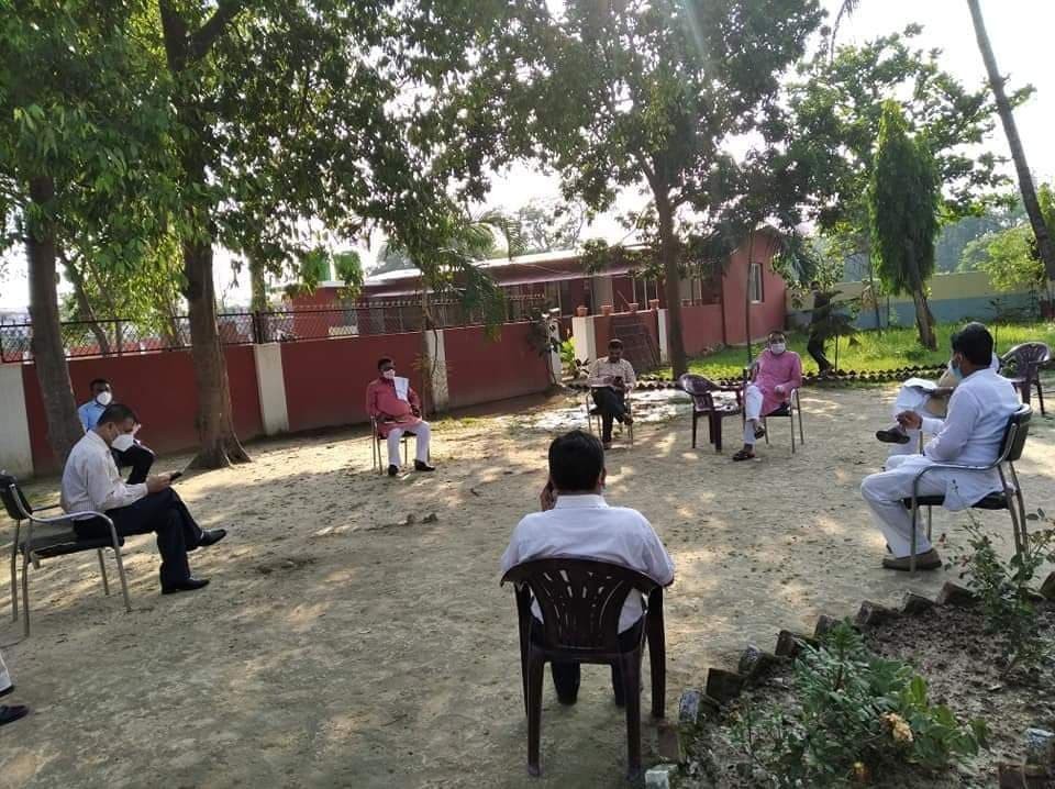 भोकले ज्यान गुमाएका बिरेन्द्र र प्रहरी हिरासतमा मृत भेटिएका शम्भुको परिवारलाई प्रदेश २ सरकारको राहत