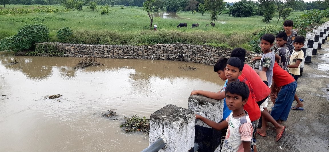 पर्सामा बाढीको प्रभाव कमै, नदीहरुमा पानी बहाव बढेपछि स्थानीयहरु त्रासमा