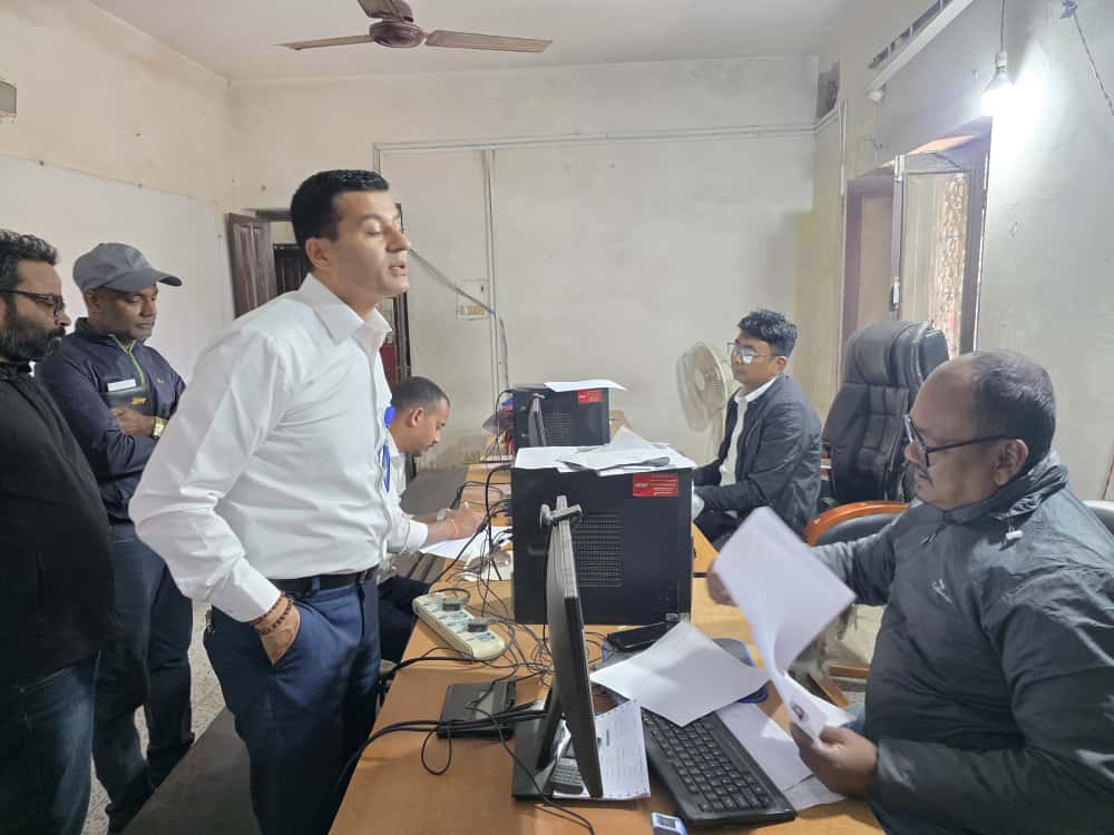 पर्साका मालपोत र यातायात कार्यालयमा २४ गैरकानूनी कर्मचारी फेला, प्रशासनको निर्देशनपछि हटाइए