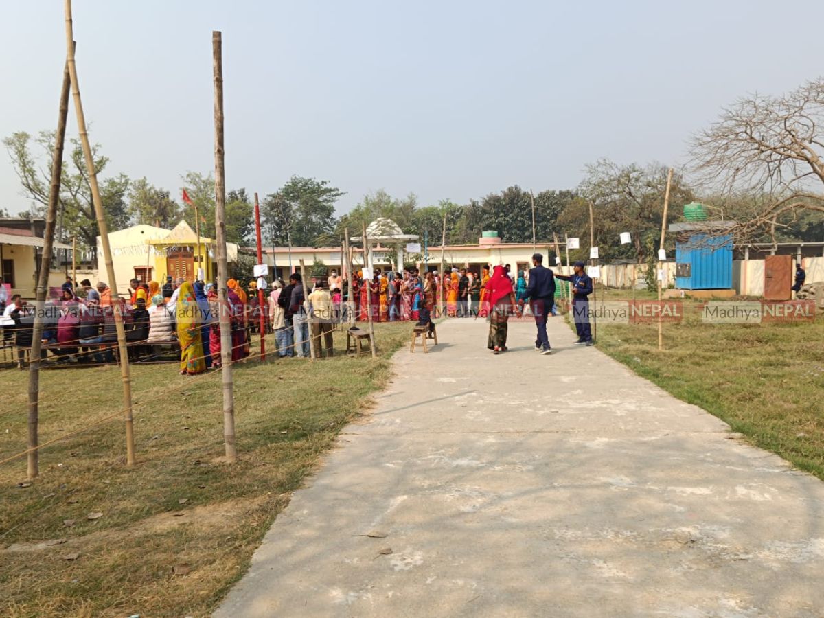 पर्सामा मतदान उत्साह: ३३ प्रतिशतभन्दा बढी मत खस्यो