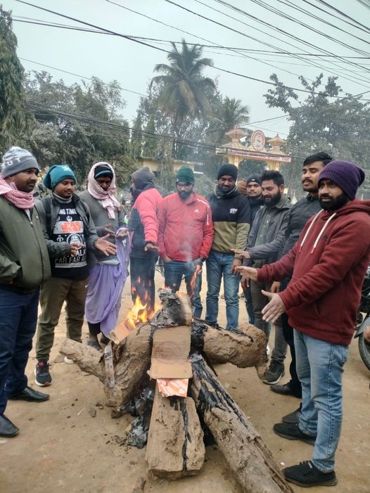 नेपाल विद्यार्थी संघ पर्सा द्वारा बिरगंज को बिभिन्न ठाउँमा दाउरा बितरण 