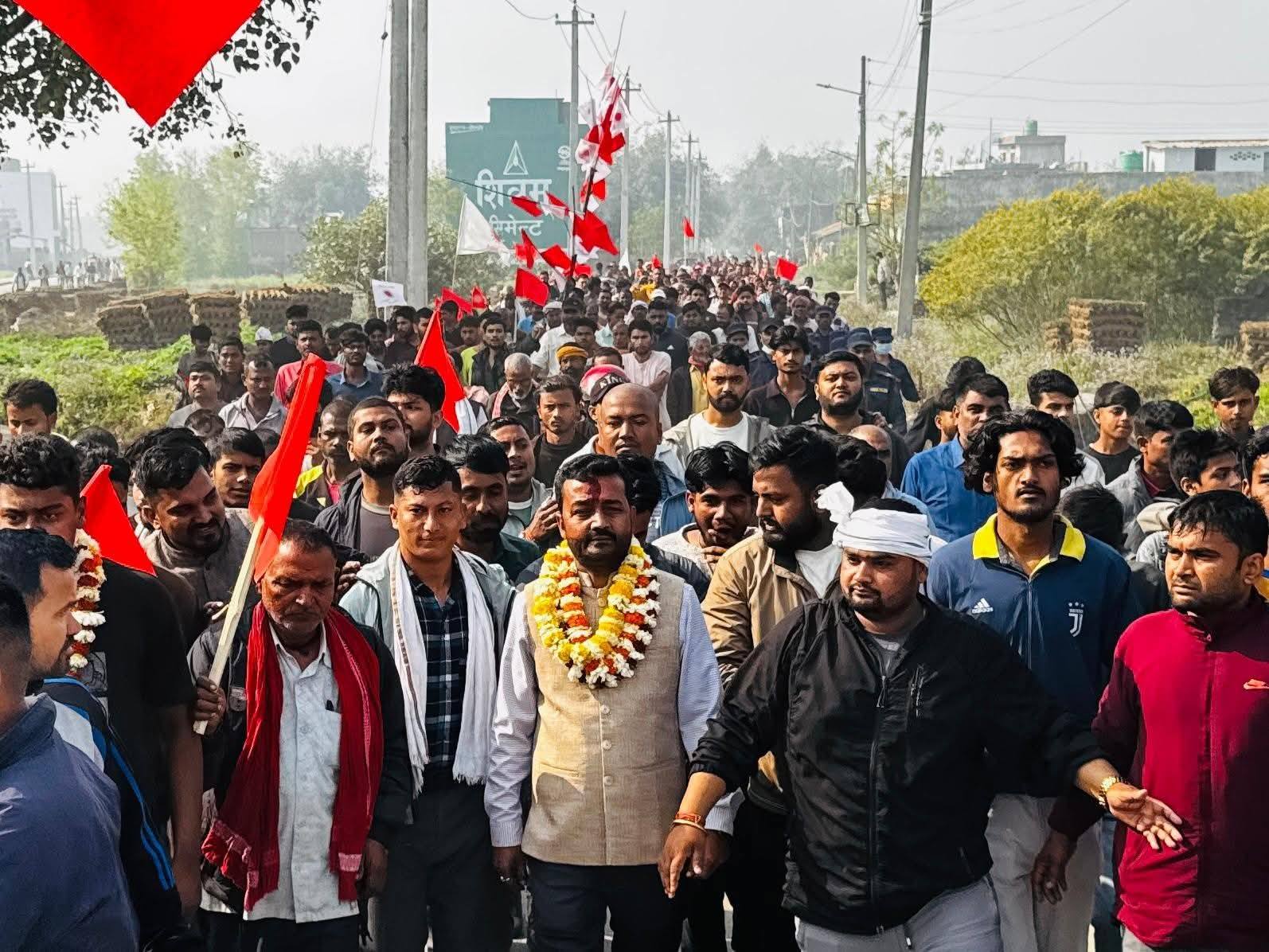 मुलुक स्टन्टले चल्दैन, व्यापारी नेतासँग सजग रहनुस्ः एमाले उम्मेदवार प्रदीप यादव