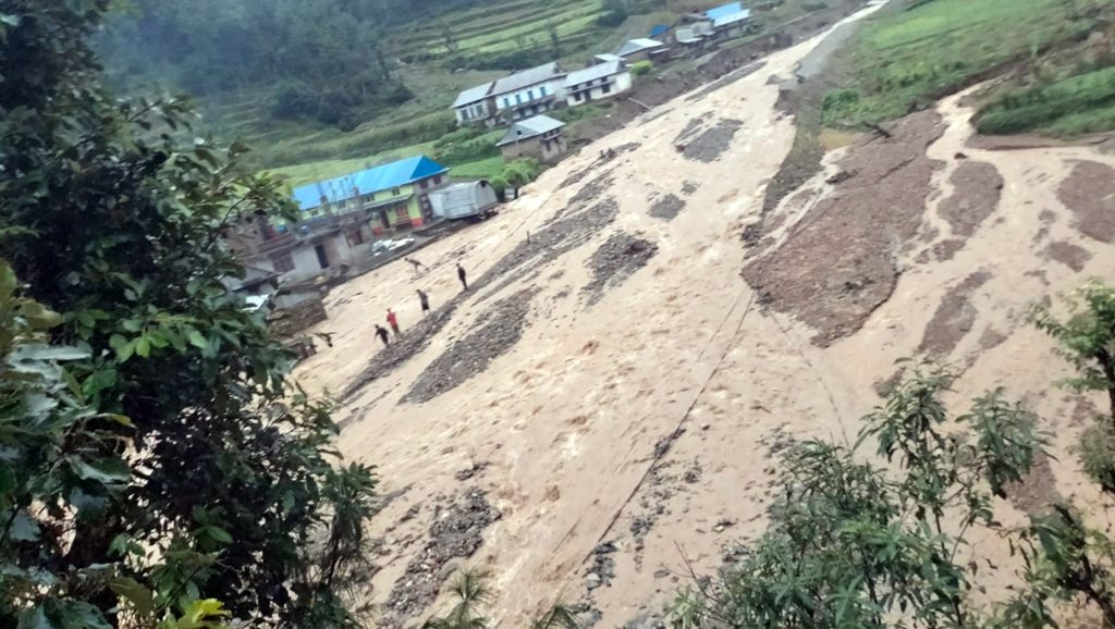 अविरल वर्षा : नदी तटबन्ध कटान, घर–खेत डुबान, करोडौँको क्षति