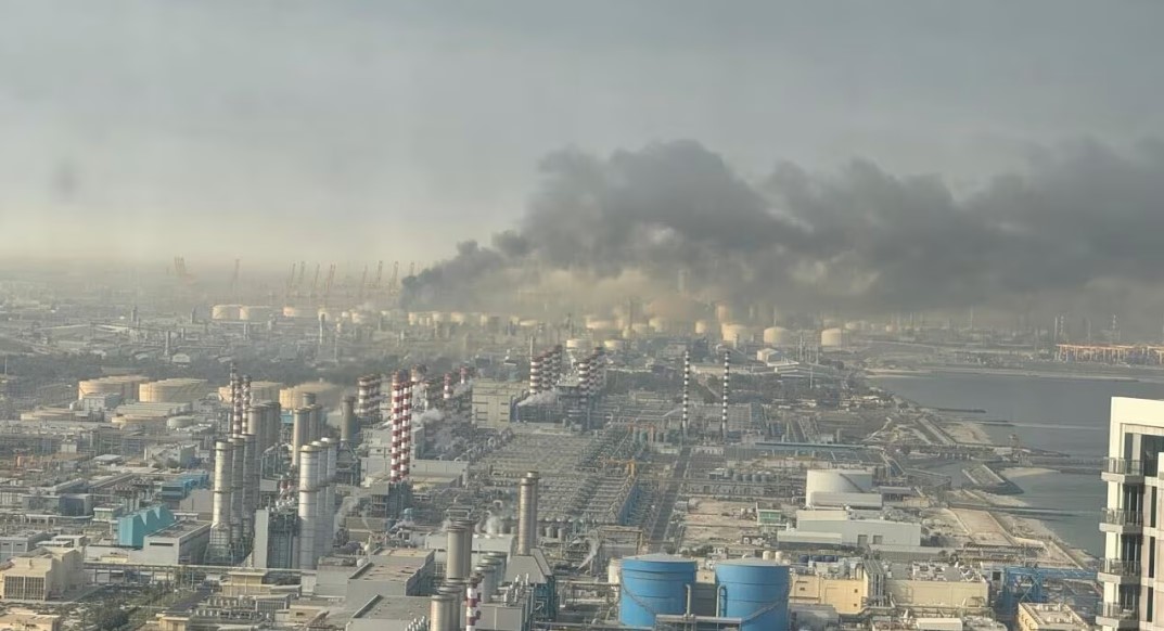 दुबईमा फेरि ठूला विस्फोट, जेबेल अली पोर्टमा आगो