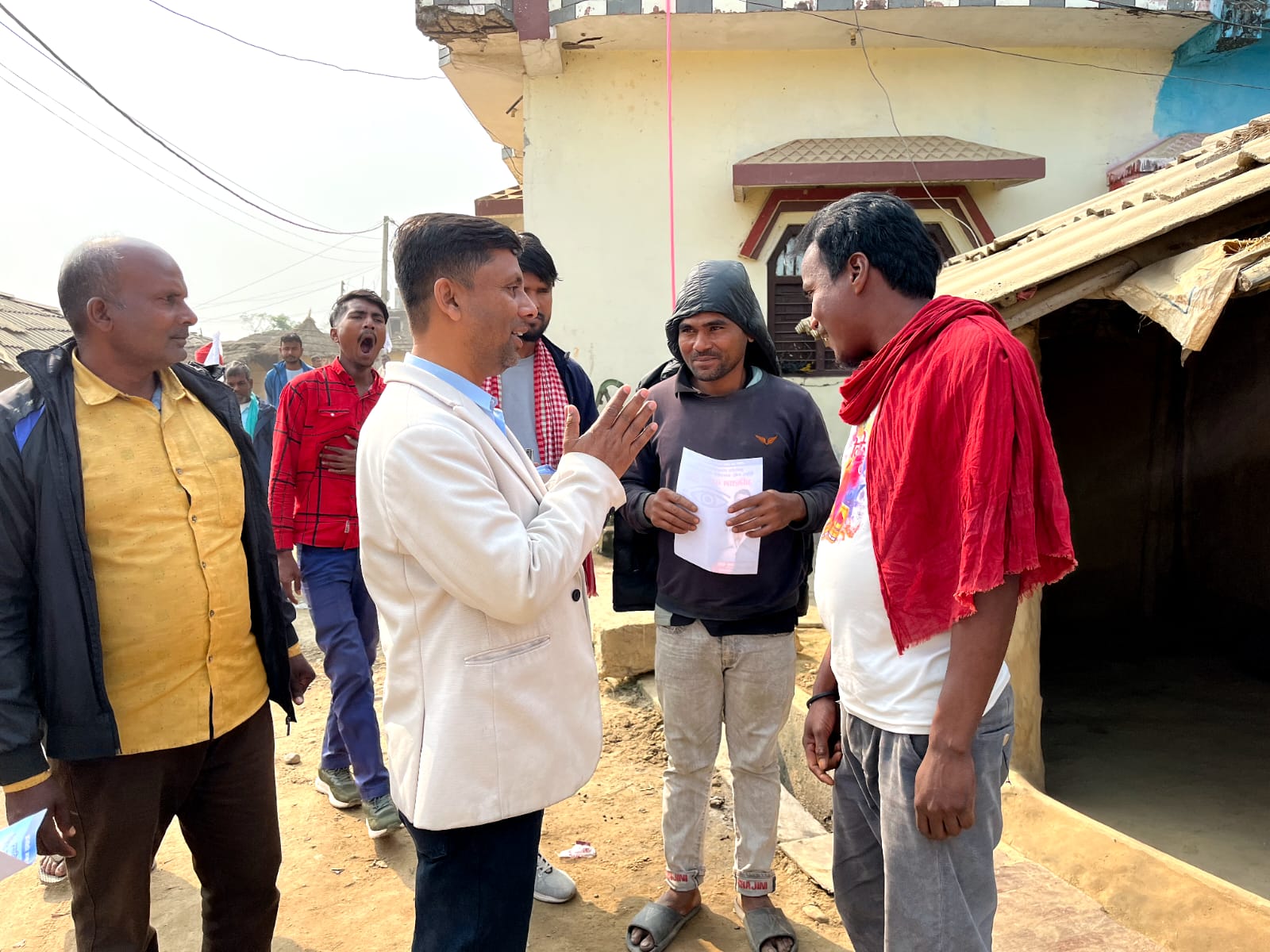 पर्सा–२ मा अमिताभ बच्चन दासको घरदैलो: कृषि हबदेखि गुणस्तरीय पूर्वाधारसम्मको प्रतिबद्धता