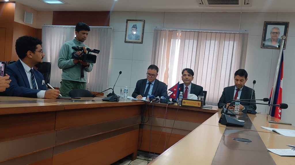 खाडीमा युद्धका दृश्य ‘पोस्ट’ गर्दा ७ नेपाली पक्राउ, कडा कानुनको चेतावनी