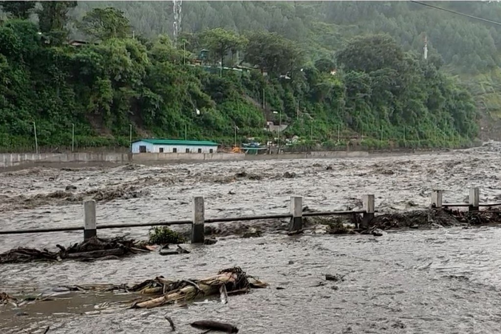 दार्चुलामा अविरल वर्षा र बाढीपहिरोको  कारण बेपत्ता १० जना अझै भेटिएनन्, खोजीकार्य जारी