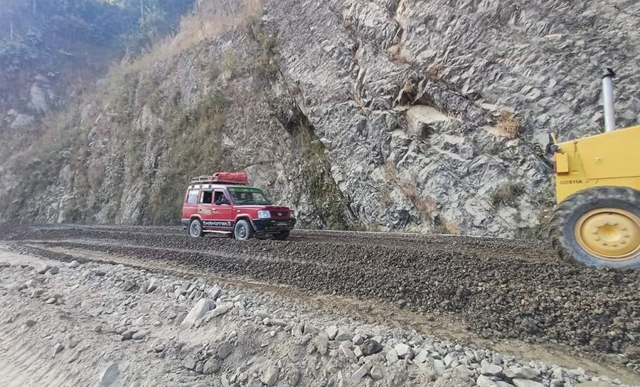 दुई पटक म्याद थप १० मिटर चौडा सडकको काम सम्पन्न भएको छैन