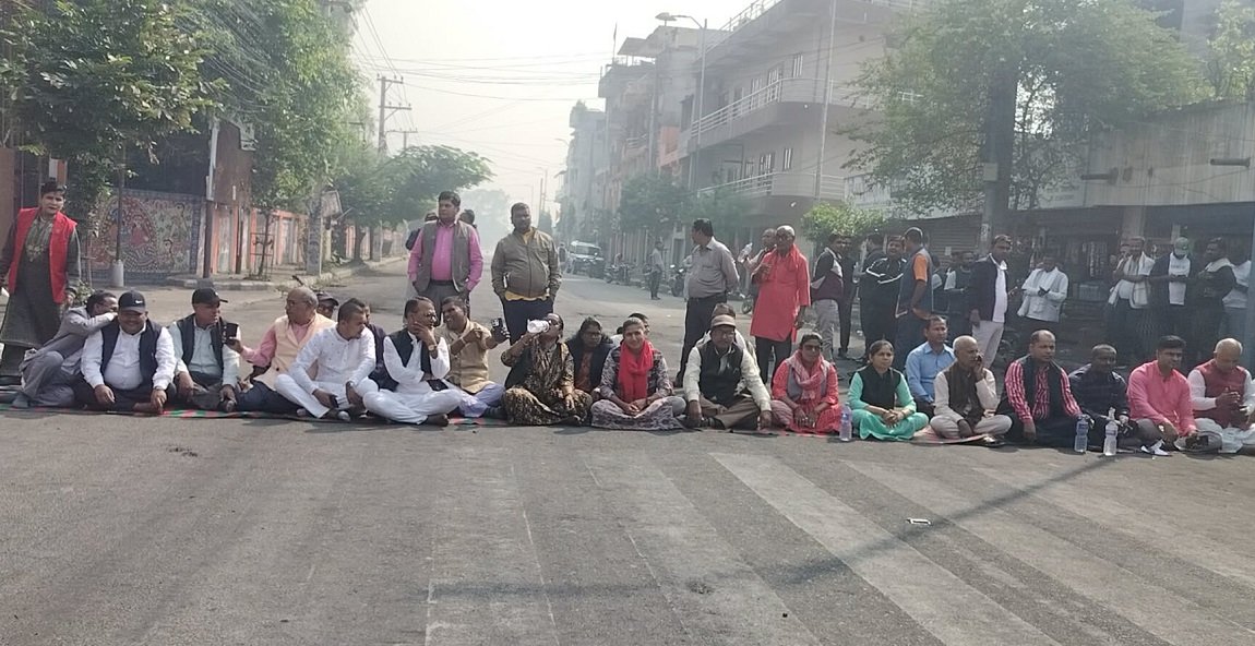 मधेस प्रदेशमा ७ दलीय गठबन्धनको धर्ना आज पनि जारी